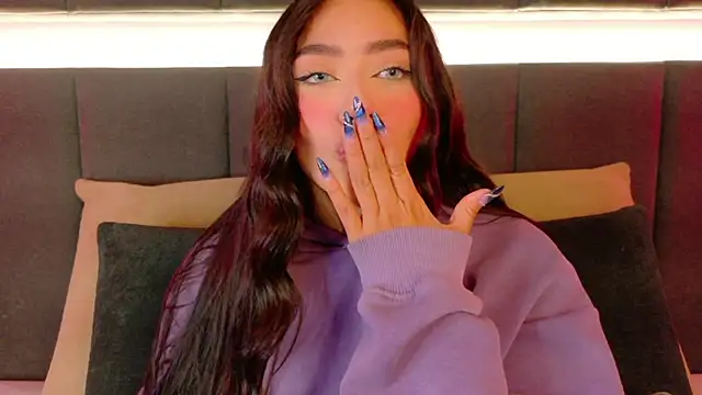 nicolle pierce online show from November 19, 2:28 pm