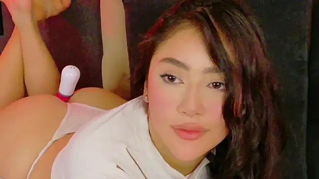 Snapshot of nicolle_pierce chatting on October 17, 2:53 pm nicolle pierce online show from October 17, 2:53 pm