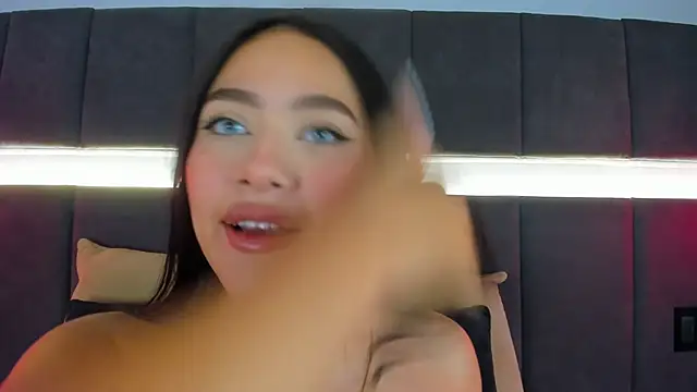 Snapshot of nicolle_pierce chatting on September 23, 12:36 pm nicolle pierce online show from September 23, 12:36 pm