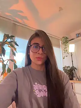 MariaIsabella8 online show from April 15, 8:31 pm