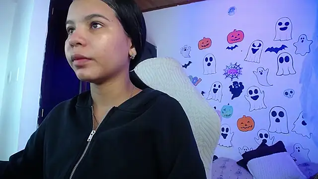 Snapshot of abby_tgn chatting on October 17, 11:35 am abby tgn online show from October 17, 11:35 am