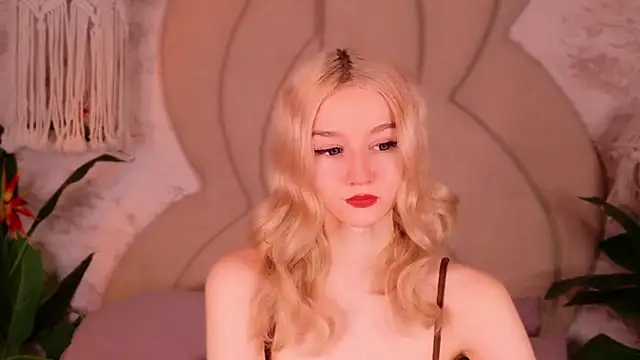 NaomiLoys online show from January 16, 11:06 am