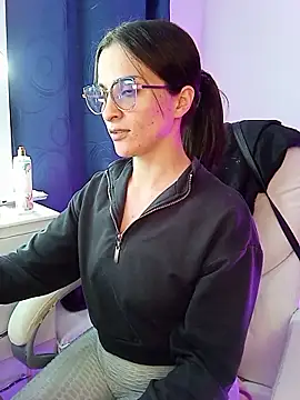 mariaan m  online show from October 14, 10:45 pm