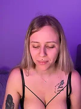 lunawolf21 online show from February 17, 7:51 am