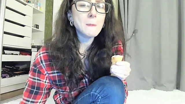 Snapshot of Baby_Jewel chatting on October 22, 11:48 am Baby Jewel online show from October 22, 11:48 am