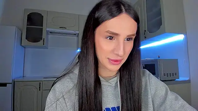 Kim Oberlin  online show from February 3, 12:10 pm