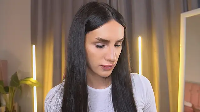 Kim Oberlin  online show from November 13, 3:55 pm