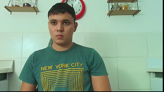 Snapshot of couple_lovelyds chatting on October 19, 8:44 pm couple lovelyds online show from October 19, 8:44 pm