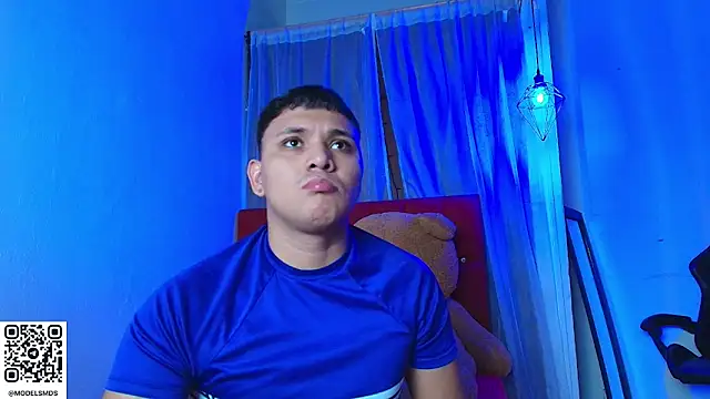 Snapshot of couple_lovelyds chatting on October 22, 8:47 pm couple lovelyds online show from October 22, 8:47 pm