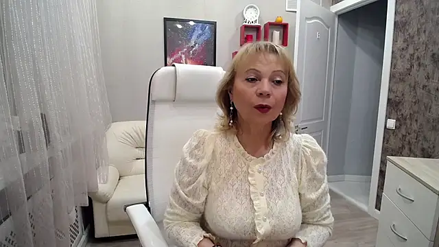 Milla Cutie18 online show from October 15, 5:32 am