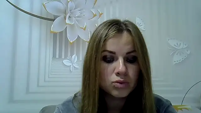 Snapshot of TinaFun4u chatting on October 18, 8:43 pm TinaFun4u online show from October 18, 8:43 pm