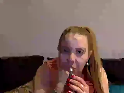 MadaHoney online show from March 16, 9:52 pm