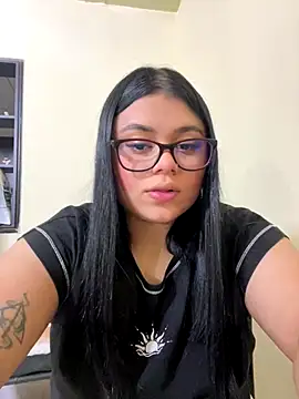 Snapshot of alissonfernandez_ chatting on September 10, 11:16 pm alissonfernandez online show from September 10, 11:16 pm