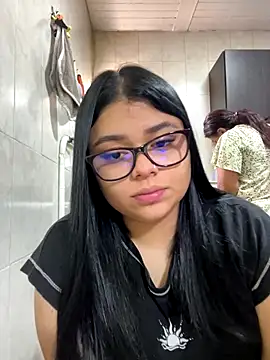Snapshot of alissonfernandez_ chatting on September 17, 2:59 pm alissonfernandez online show from September 17, 2:59 pm