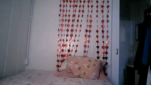 Snapshot of isabella048 chatting on September 19, 12:20 am isabella048 online show from September 19, 12:20 am
