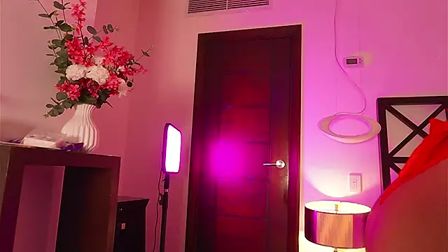 Snapshot of LunaMystyque chatting on September 23, 8:07 pm LunaMystyque online show from September 23, 8:07 pm