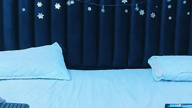 hornybarelylegalgirl online show from December 14, 12:11 pm