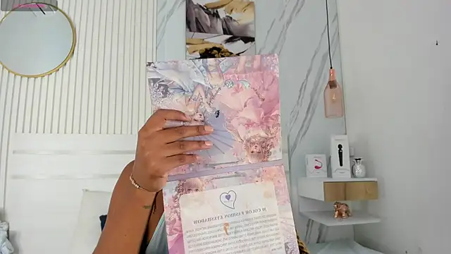 Sara Lewwis online show from October 22, 11:48 am