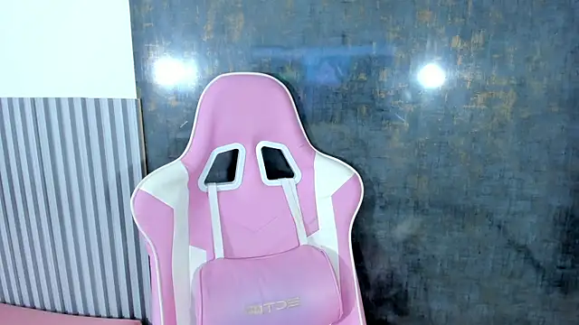 Snapshot of lana_boomer chatting on October 1, 8:14 pm lana boomer online show from October 1, 8:14 pm