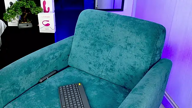 Snapshot of cutehanna1 chatting on September 20, 11:25 pm cutehanna1 online show from September 20, 11:25 pm