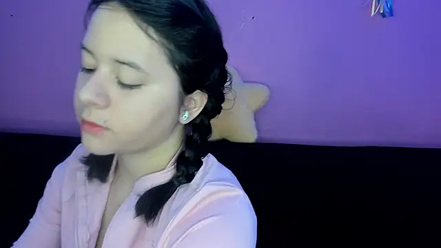 agnes 213 online show from November 12, 1:20 pm