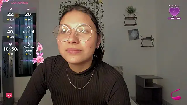 Noellesable online show from September 19, 5:45 pm