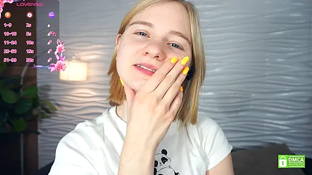 OdelinaFicken online show from November 6, 8:31 am