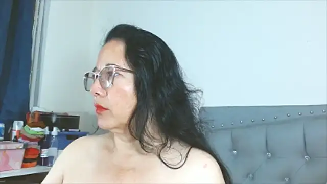 maturepriscila online show from February 8, 2:43 pm