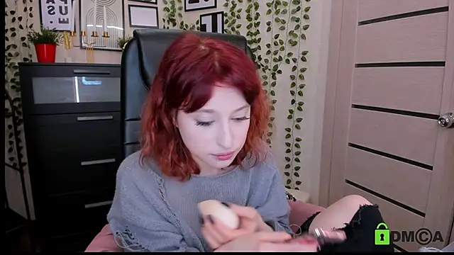 ElizaNik  online show from May 28, 11:35 pm