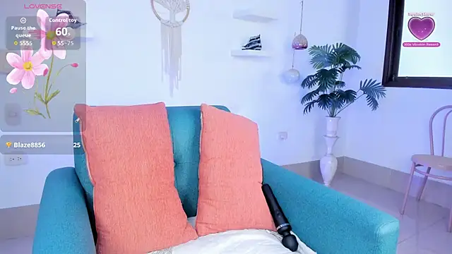 Snapshot of saray_halam chatting on October 29, 7:05 pm saray halam online show from October 29, 7:05 pm