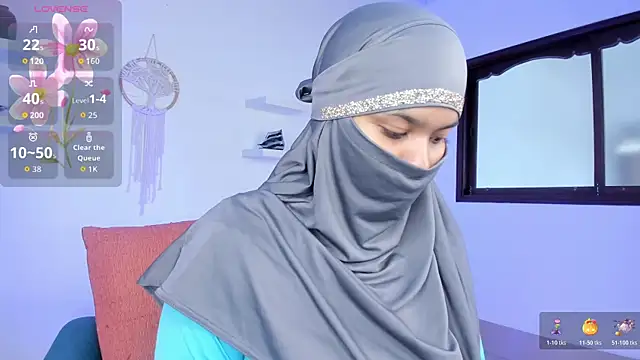 Snapshot of saray_halam chatting on October 24, 6:04 pm saray halam online show from October 24, 6:04 pm