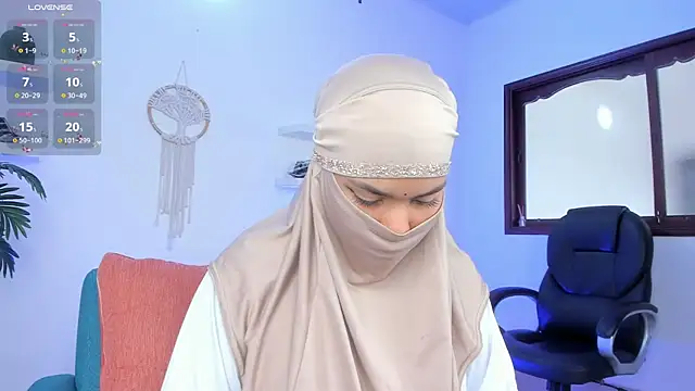 Snapshot of saray_halam chatting on September 22, 6:06 pm saray halam online show from September 22, 6:06 pm