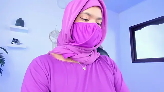 Snapshot of saray_halam chatting on October 1, 7:30 pm saray halam online show from October 1, 7:30 pm