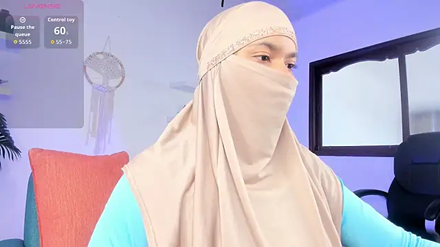 Snapshot of saray_halam chatting on October 11, 6:32 pm saray halam online show from October 11, 6:32 pm