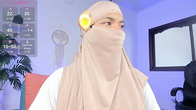 Snapshot of saray_halam chatting on October 9, 6:23 pm saray halam online show from October 9, 6:23 pm