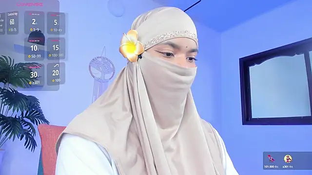 Snapshot of saray_halam chatting on October 12, 10:01 pm saray halam online show from October 12, 10:01 pm