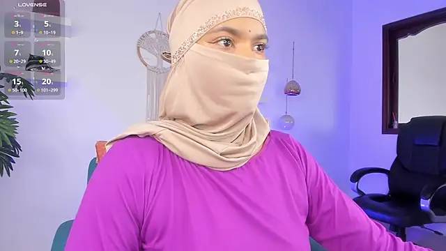 Snapshot of saray_halam chatting on September 17, 7:12 pm saray halam online show from September 17, 7:12 pm