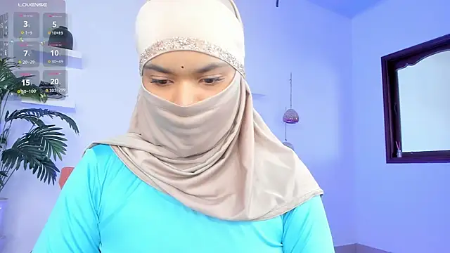 Snapshot of saray_halam chatting on September 20, 6:17 pm saray halam online show from September 20, 6:17 pm