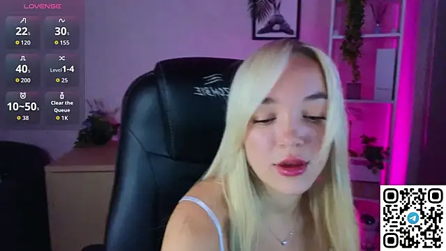 Christy Little online show from September 22, 11:47 pm