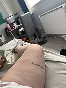 Snapshot of AmberTaylorXxx chatting on September 28, 1:27 pm AmberTaylorXxx online show from September 28, 1:27 pm