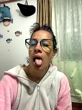 Snapshot of Goddess-Love- chatting on September 20, 9:18 am Goddess-Love- online show from September 20, 9:18 am