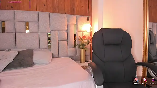 Snapshot of Saori_newman chatting on October 22, 12:10 pm Saori newman online show from October 22, 12:10 pm