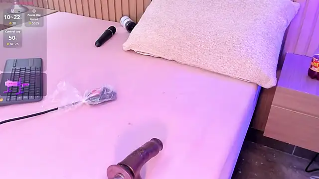 Snapshot of sexy_mich_18 chatting on October 18, 9:16 pm sexy mich 18 online show from October 18, 9:16 pm