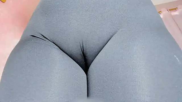 Snapshot of anna_lorenss chatting on October 25, 12:24 pm anna lorenss online show from October 25, 12:24 pm