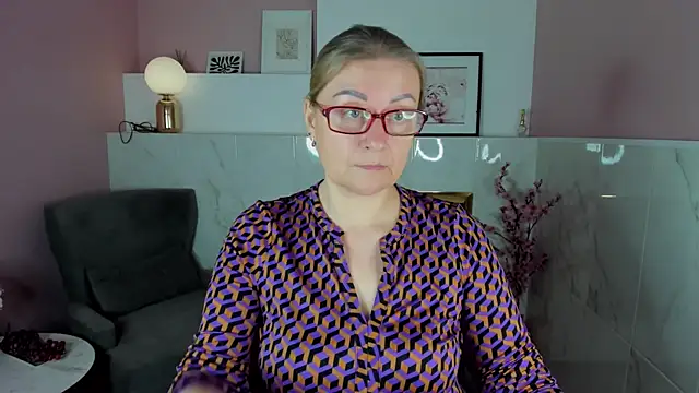 Snapshot of AlexandraKind chatting on October 11, 1:47 pm AlexandraKind online show from October 11, 1:47 pm