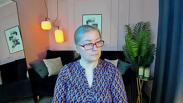 Snapshot of AlexandraKind chatting on October 8, 1:37 pm AlexandraKind online show from October 8, 1:37 pm