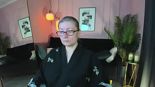 Snapshot of AlexandraKind chatting on October 17, 1:47 pm AlexandraKind online show from October 17, 1:47 pm