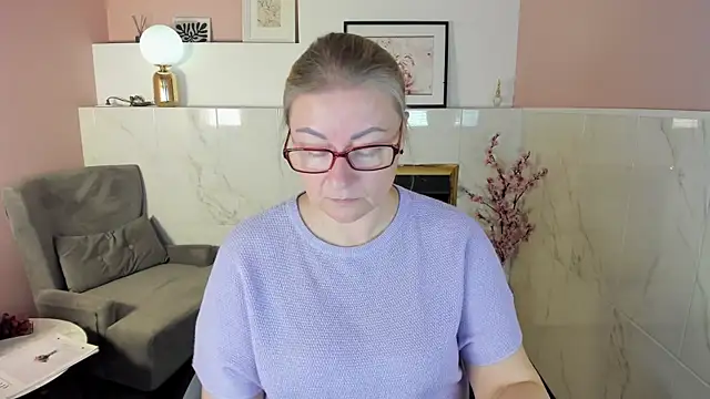 Snapshot of AlexandraKind chatting on September 19, 1:43 pm AlexandraKind online show from September 19, 1:43 pm