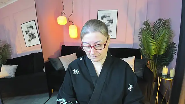 Snapshot of AlexandraKind chatting on October 16, 1:47 pm AlexandraKind online show from October 16, 1:47 pm