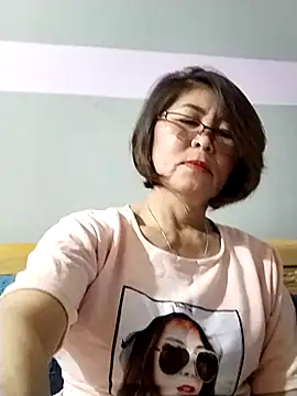 Baby-tits2024 online show from October 12, 1:13 pm